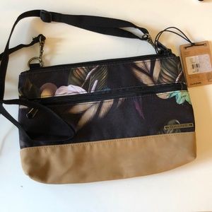 dakine purse